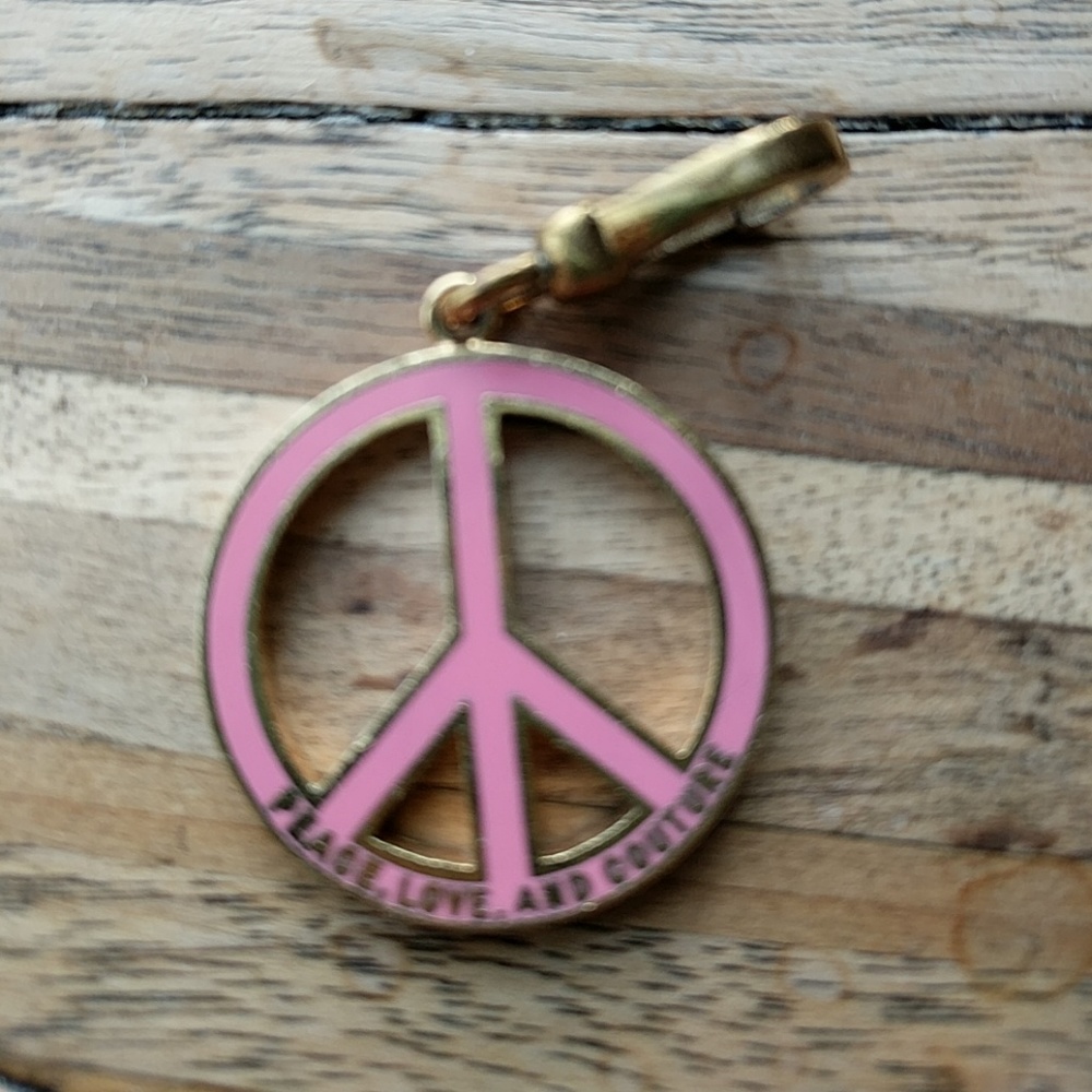 JUICY COUTURE PEACE CHARM! - Picture 1 of 3